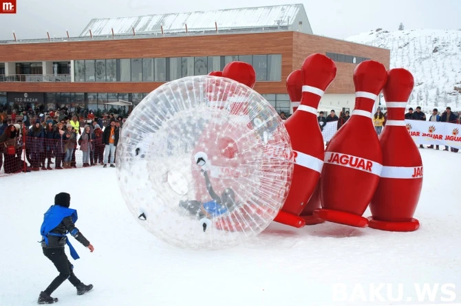 Впервые в Азербайджане с успехом состоялся экстремальный проект JAGUAR SnowBowling (видео)