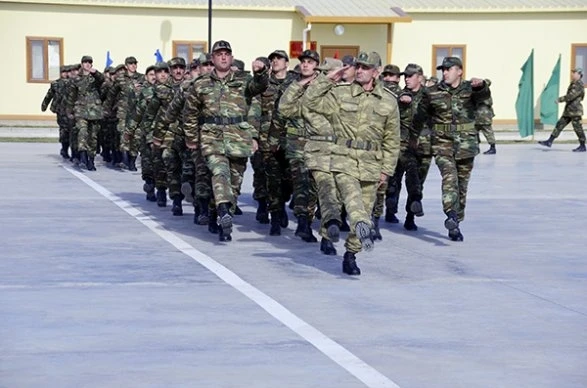 Министр обороны Азербайджана на линии фронта