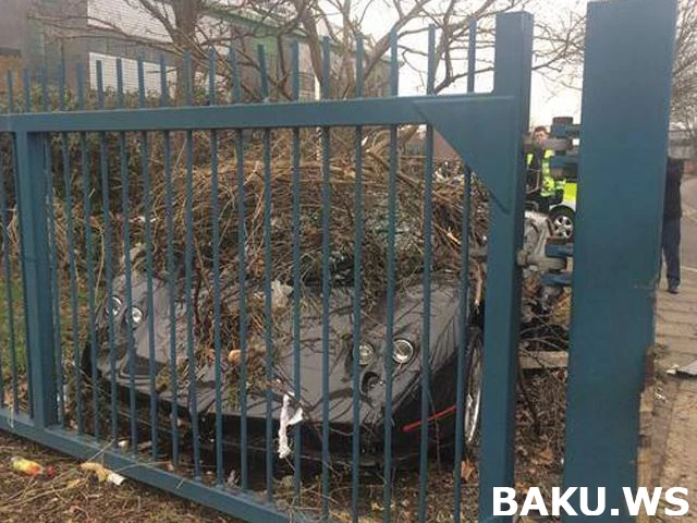 Полмиллиона долларов в лондонский забор