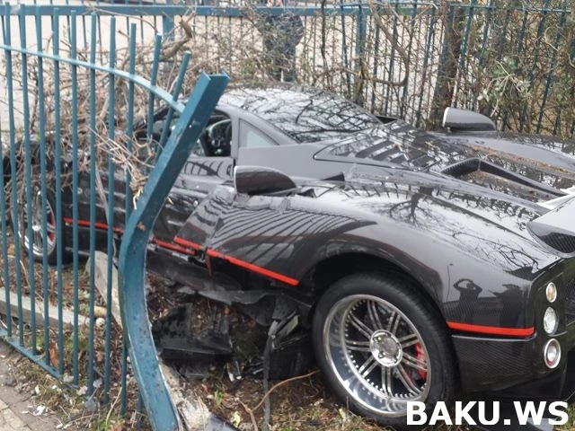 Полмиллиона долларов в лондонский забор