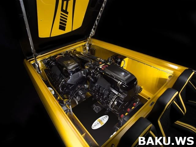 Не менее скоростная лодка Mercedes-AMG GT S Speed (видео)