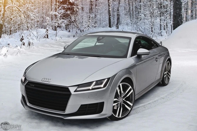 2015 Audi TT в образе снежного ангелочка