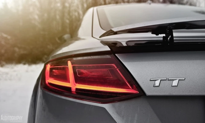 2015 Audi TT в образе снежного ангелочка