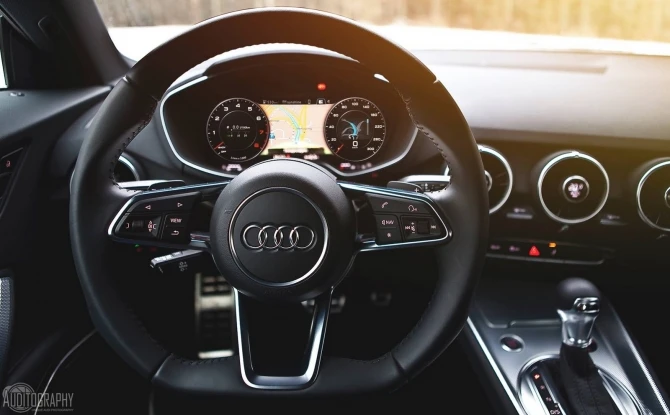 2015 Audi TT в образе снежного ангелочка