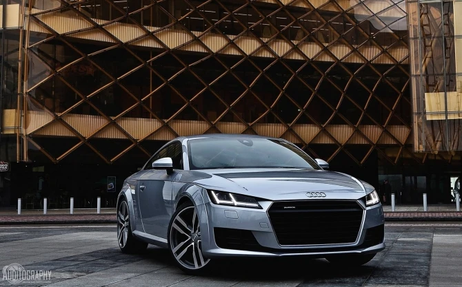 2015 Audi TT в образе снежного ангелочка