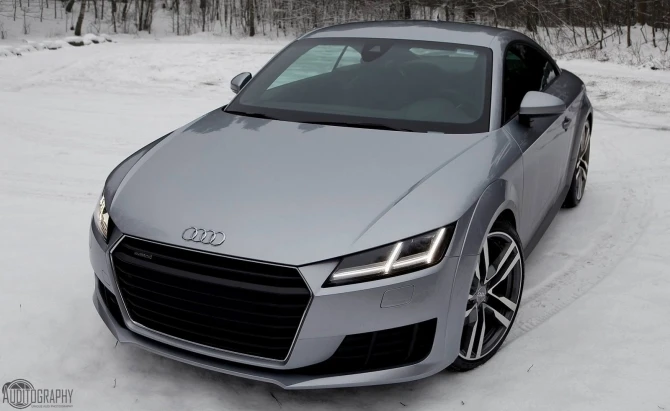 2015 Audi TT в образе снежного ангелочка