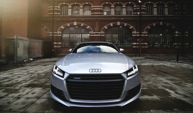 2015 Audi TT в образе снежного ангелочка
