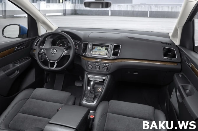 Volkswagen Sharan получил новые движки и опции