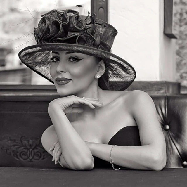 Нана Агамалиева представила в Instagram фотосессию и анонс нового шоу  (видео)