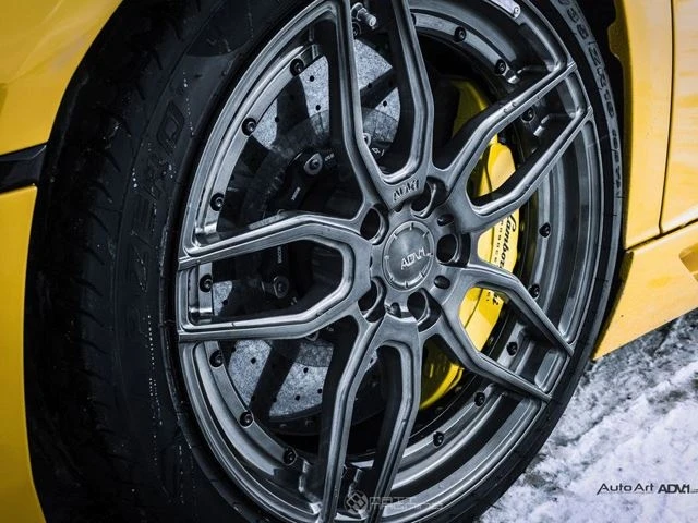 Мускулистый Aventador за 350.000$ получил прибавку от Auto Art