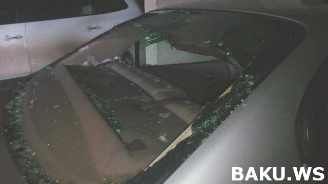В Баку глыбами льда разбито несколько десятков автомобилей (видео)