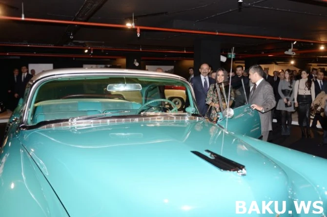 В Баку прошла выставка классических автомобилей