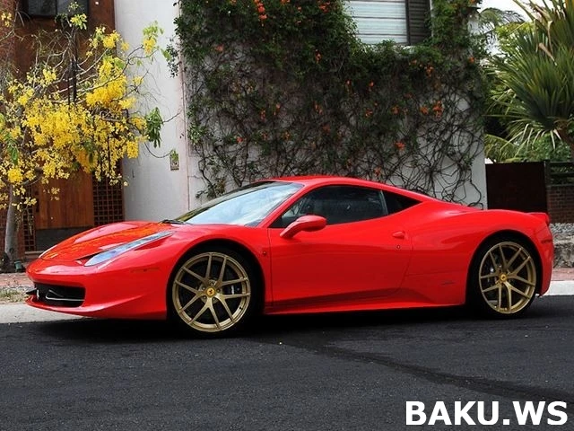 В стельку пьяный водитель разбил Ferrari 458 Italia