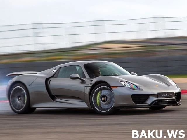 Porsche работает над созданием двух мегаспорткаров