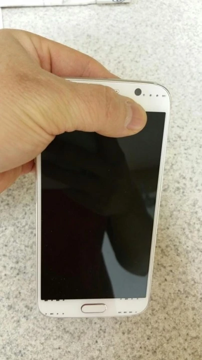 Первые живые фотографии Samsung Galaxy S6