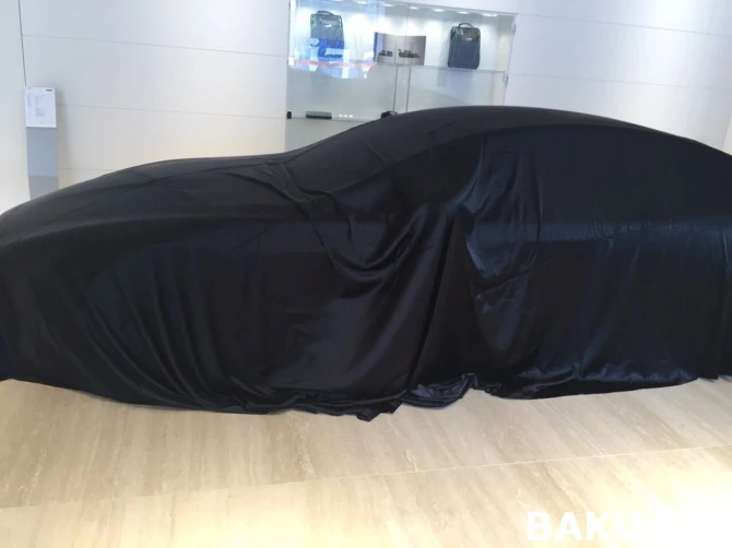 Эксклюзивные снимки с открытия салона Aston Martin в Баку