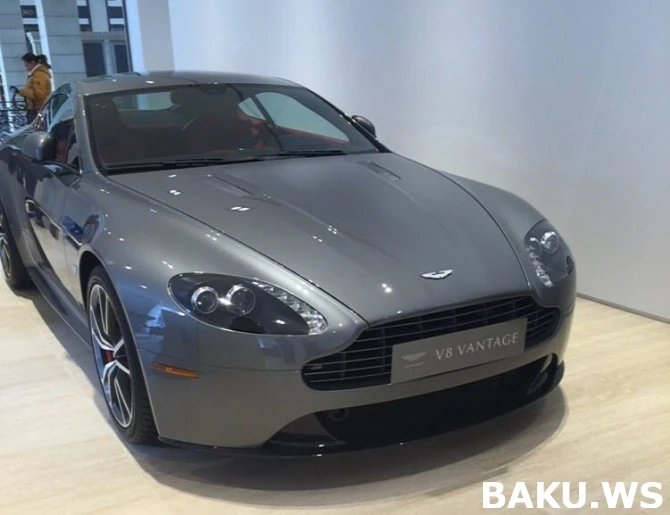 Эксклюзивные снимки с открытия салона Aston Martin в Баку