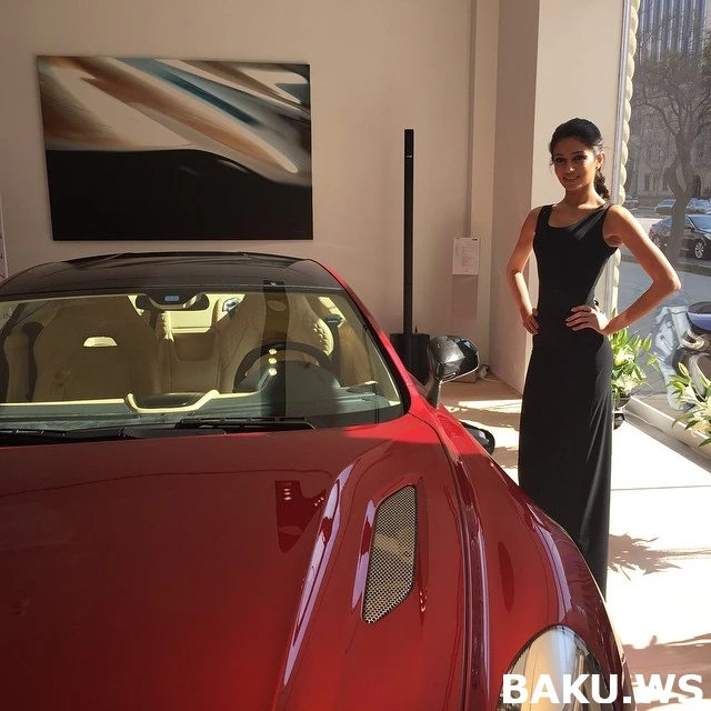 Эксклюзивные снимки с открытия салона Aston Martin в Баку