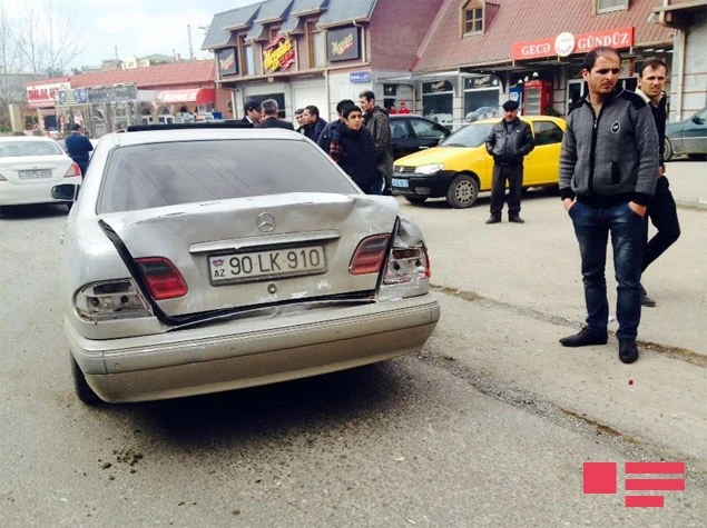 В Баку вновь произошло ДТП с участием автобуса