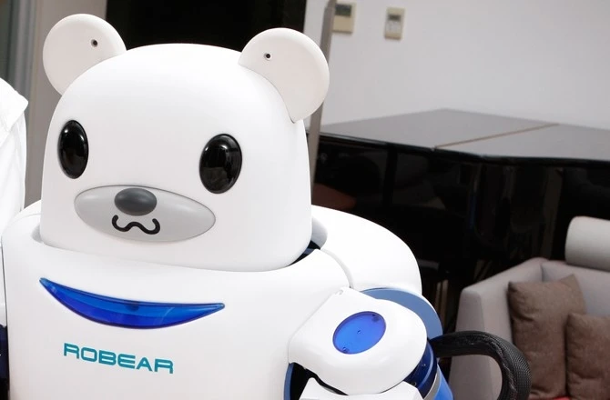 Робот-медведь ROBEAR поможет людям с ограниченными возможностями (видео)