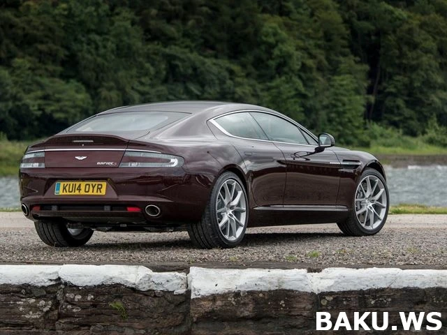 Премьера в Баку – Astron Martin Rapide S (видео)