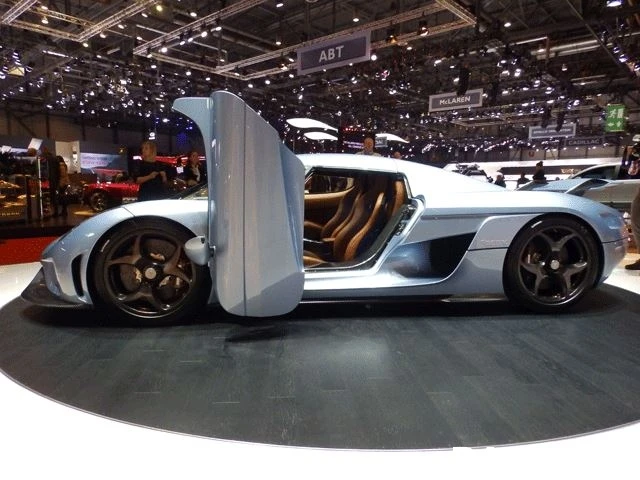 Женева 2015: Эксклюзивный Koenigsegg Regera - самый быстрый гибрид в мире (видео)