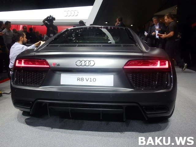 Женева 2015: Триумфальный дебют Audi R8 (видео)