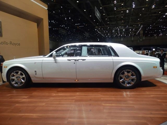 Женева 2015: Китайское веяние Rolls-Royce Phantom Serenity (видео)