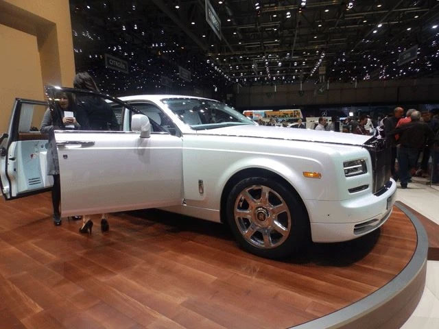 Женева 2015: Китайское веяние Rolls-Royce Phantom Serenity (видео)
