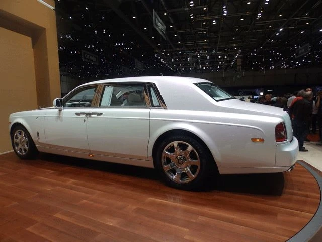 Женева 2015: Китайское веяние Rolls-Royce Phantom Serenity (видео)