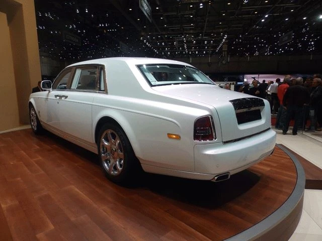 Женева 2015: Китайское веяние Rolls-Royce Phantom Serenity (видео)