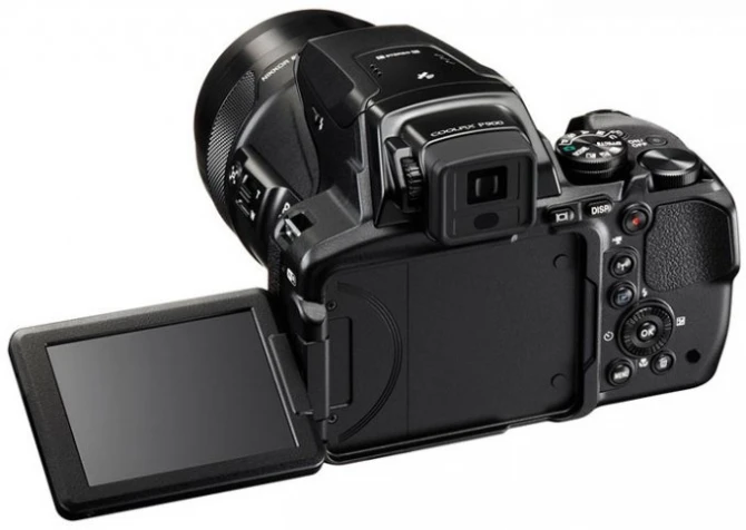 Nikon Coolpix P900 - камера с впечатляющим 83-кратным зумом
