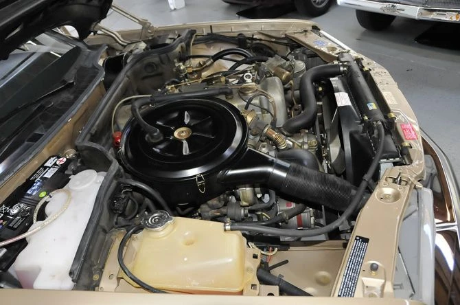 30 лет стоявший в гараже Mercedes-Benz S-class выставлен на аукцион
