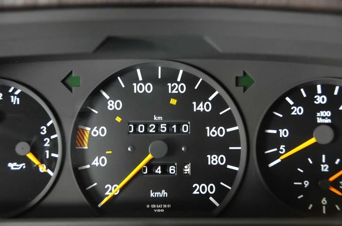 30 лет стоявший в гараже Mercedes-Benz S-class выставлен на аукцион