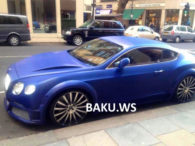 Bentley с азербайджанскими номерами в центре Лондона