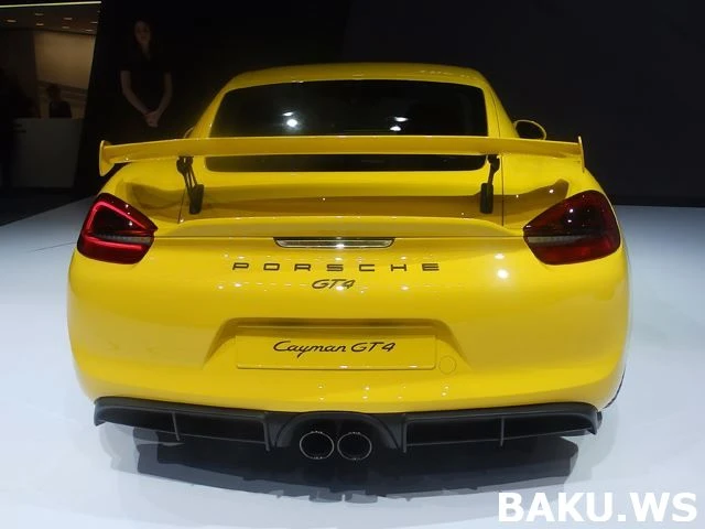 Женева 2015: Очень быстрый и желтый - Porsche Cayman GT4