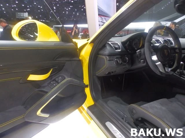 Женева 2015: Очень быстрый и желтый - Porsche Cayman GT4