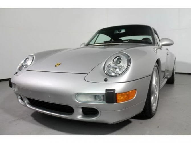 На аукцион выставлен раритетный Porsche с пробегом всего 1.785 км