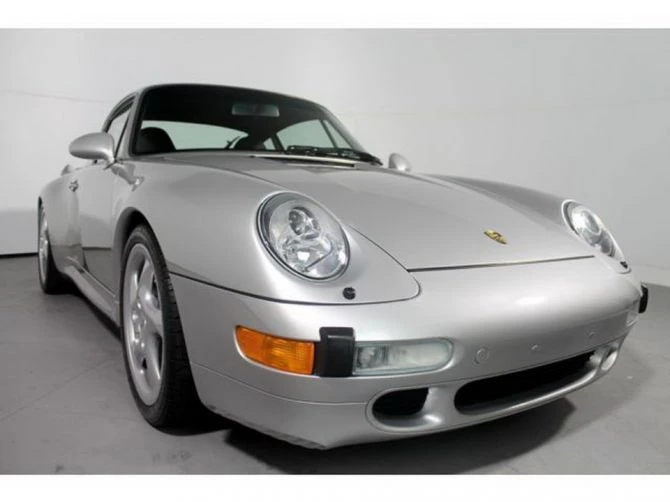 На аукцион выставлен раритетный Porsche с пробегом всего 1.785 км