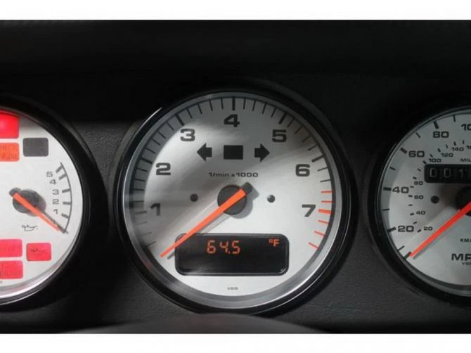 На аукцион выставлен раритетный Porsche с пробегом всего 1.785 км