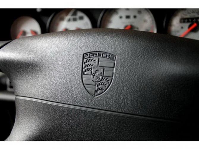 На аукцион выставлен раритетный Porsche с пробегом всего 1.785 км
