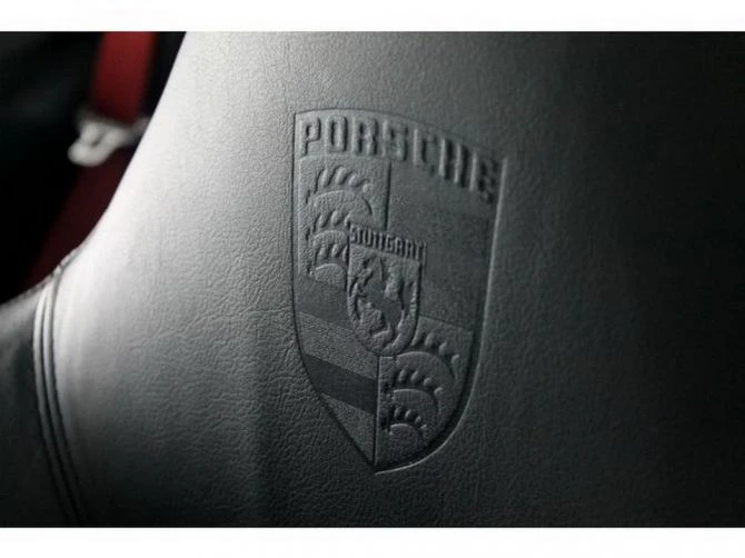 На аукцион выставлен раритетный Porsche с пробегом всего 1.785 км