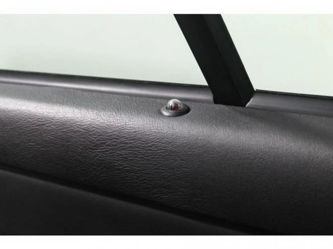 На аукцион выставлен раритетный Porsche с пробегом всего 1.785 км