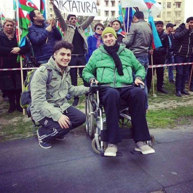 В Баку начался митинг