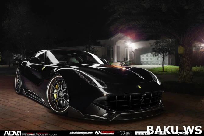 Ferrari F12 Berlinetta – тачка для настоящего Бетмена