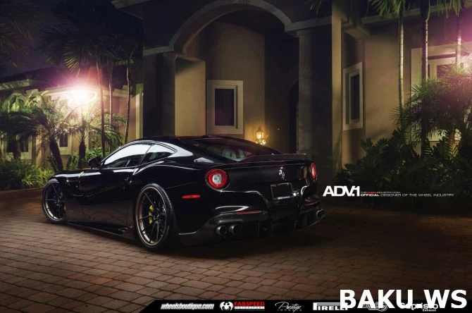 Ferrari F12 Berlinetta – тачка для настоящего Бетмена