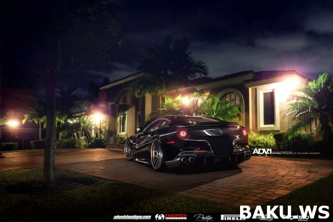 Ferrari F12 Berlinetta – тачка для настоящего Бетмена