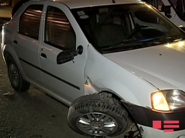 Ночью в Баку произошло ДТП с участием автомобиля дорожной полиции