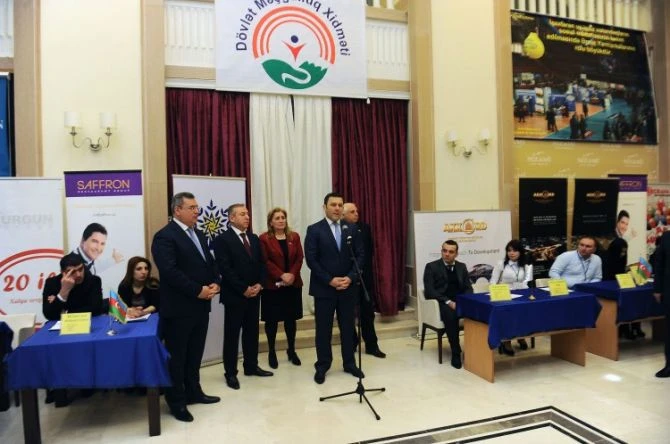 В Киноцентре «Низами» проведена ярмарка труда для молодежи
