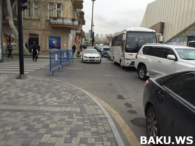 Движение в центре Баку парализовано (видео)
